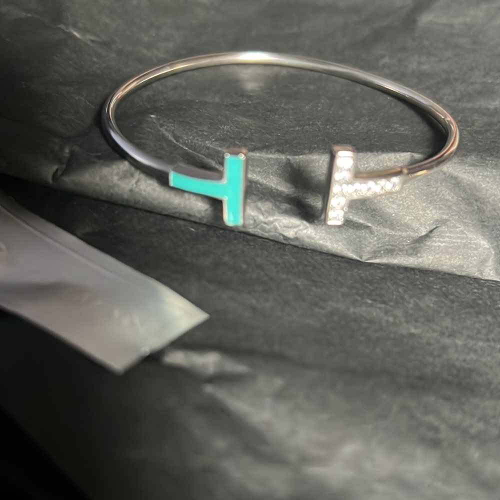 Read description t bracelet